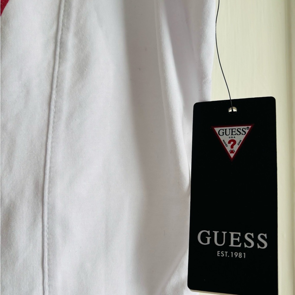 GUESS Red and White Logo Tee
0008 - Picture 4 of 5